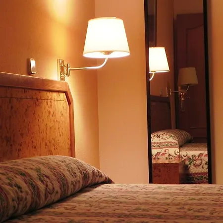 Toros De Guisando Hotel El Tiemblo