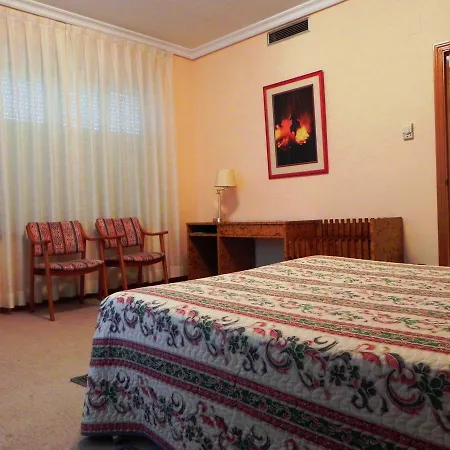 Toros De Guisando Hotel 3*